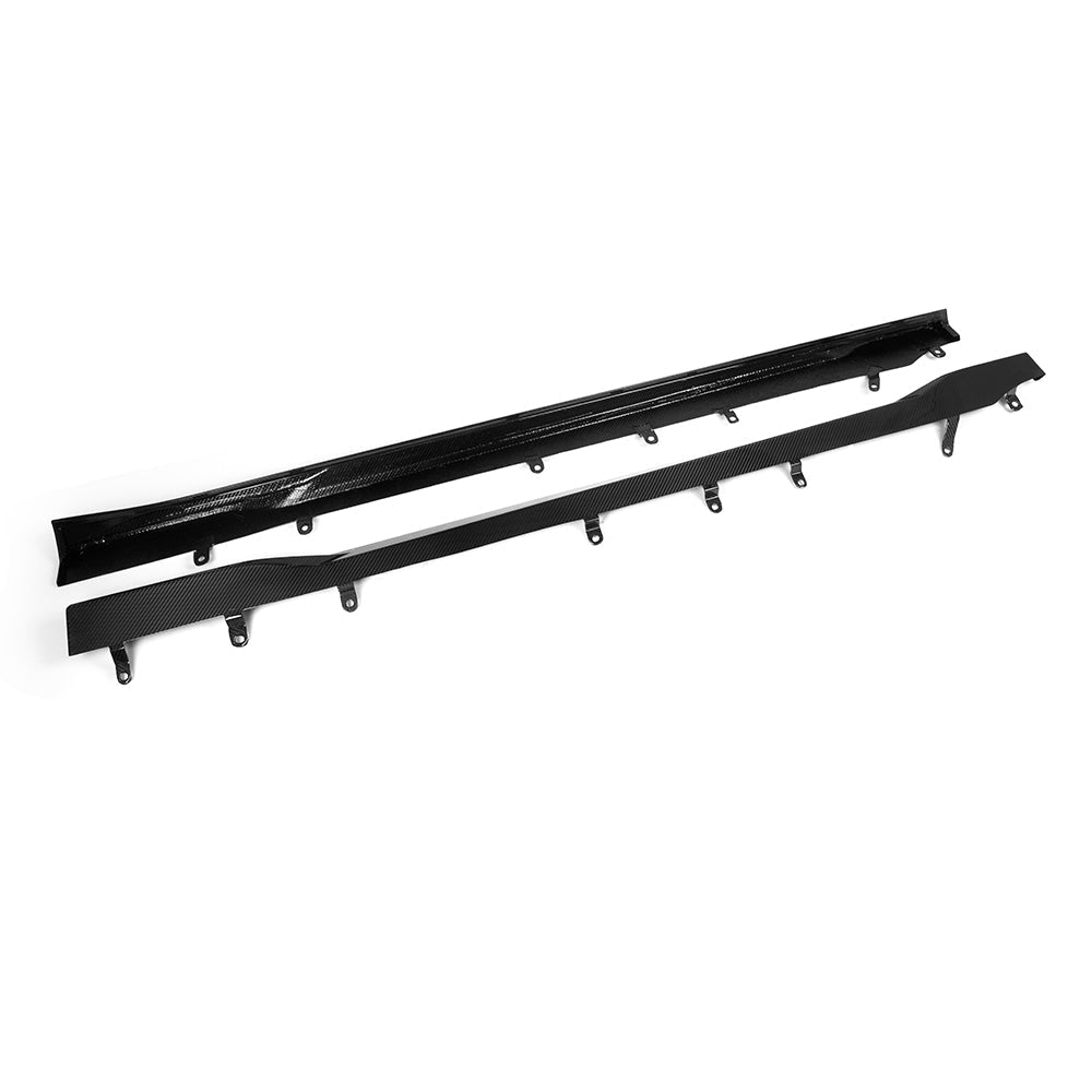 BMW M2 G87 carbon fibre side skirt - detail