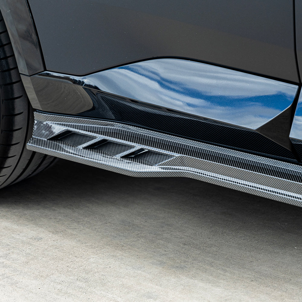BMW XM G09 carbon fibre side skirt - full view