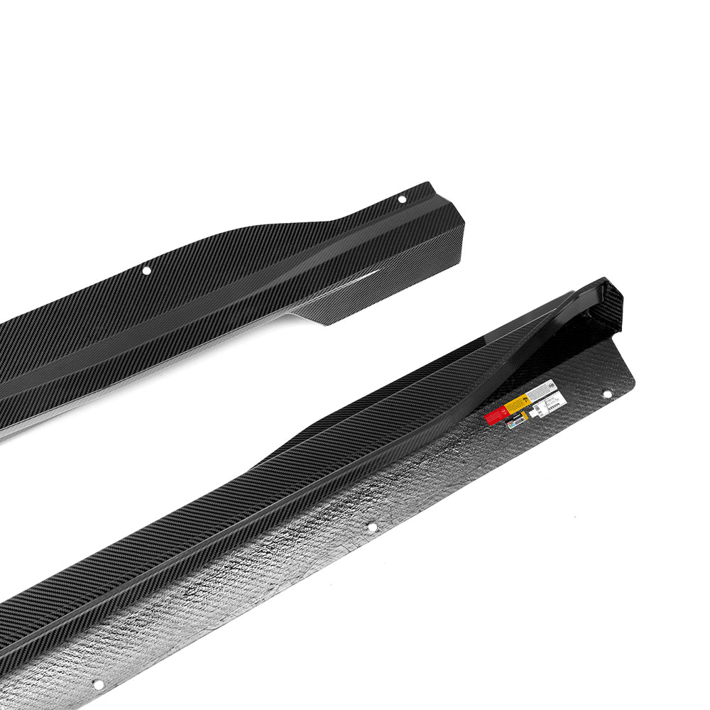 BMW XM G09 carbon fibre side skirt - low angle