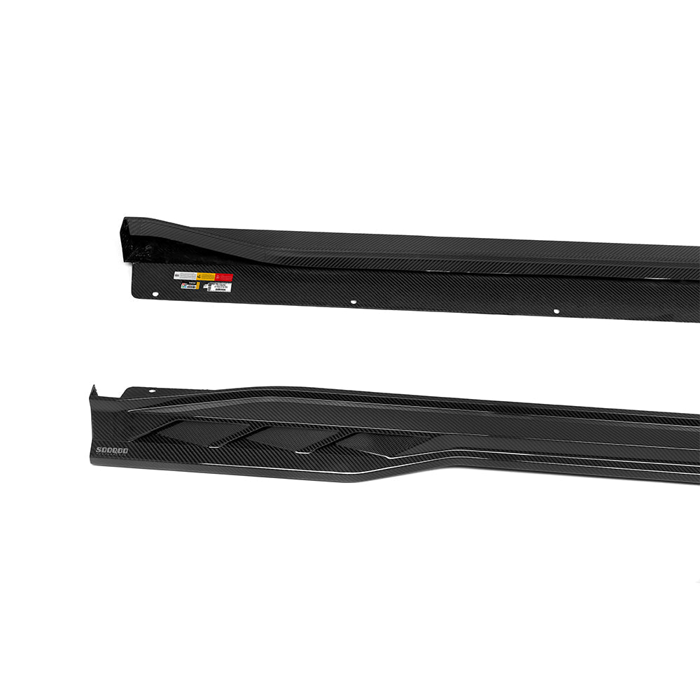 BMW XM G09 carbon fibre side skirt - shark fin duct