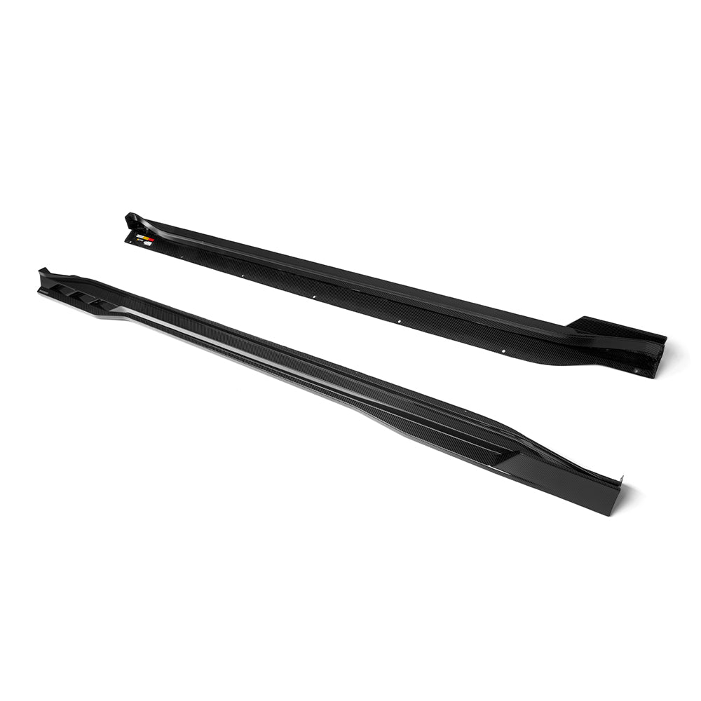 BMW XM G09 carbon fibre side skirt - on car